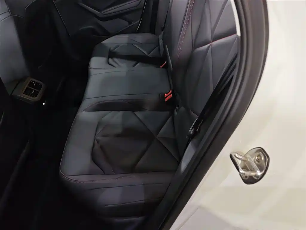 Volkswagen Lavida 2024 Model 300TSI DSG Starlight Leading Edition фото 17