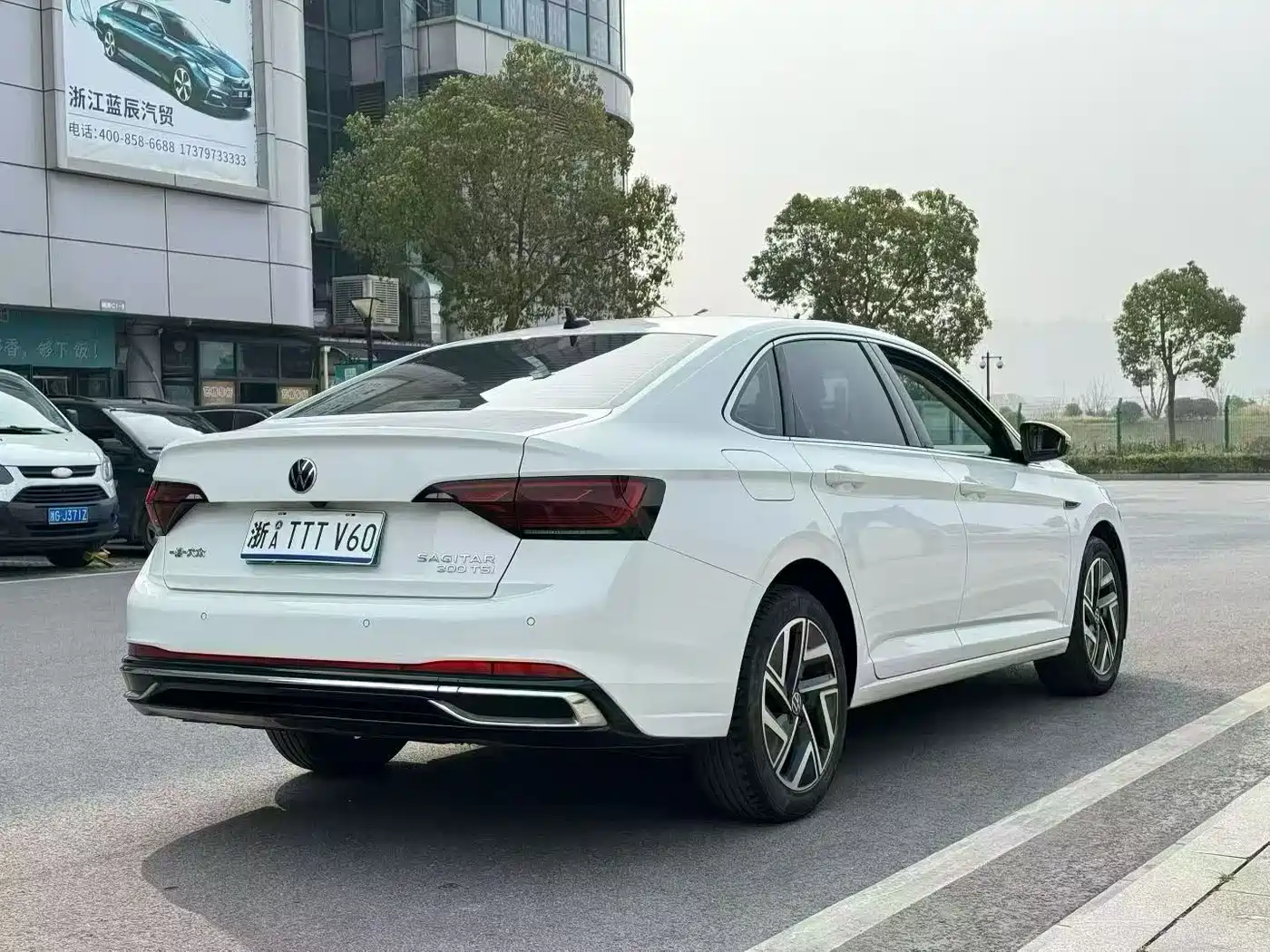 Volkswagen Sagitar 2023 300TSI DSG Surpassing Edition фото 7