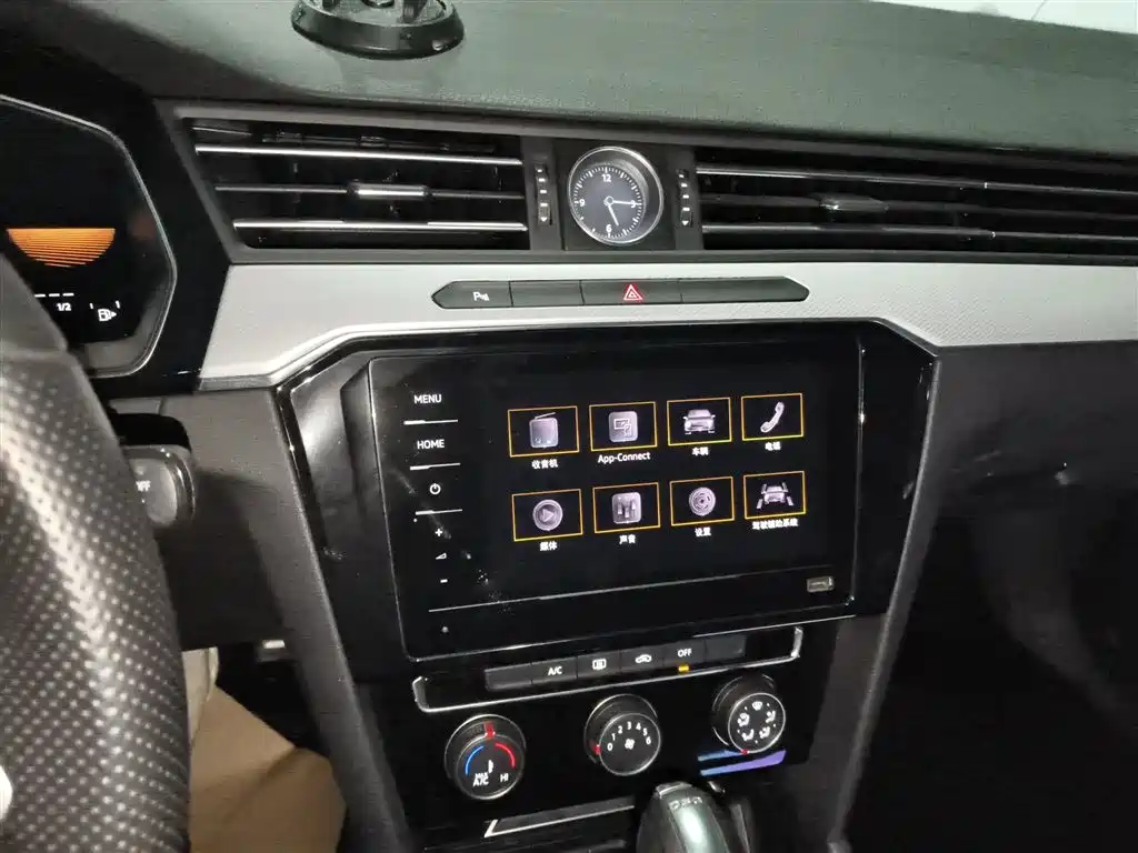 Volkswagen Magotan 2025 Popular Edition 280TSI DSG Comfort фото 13