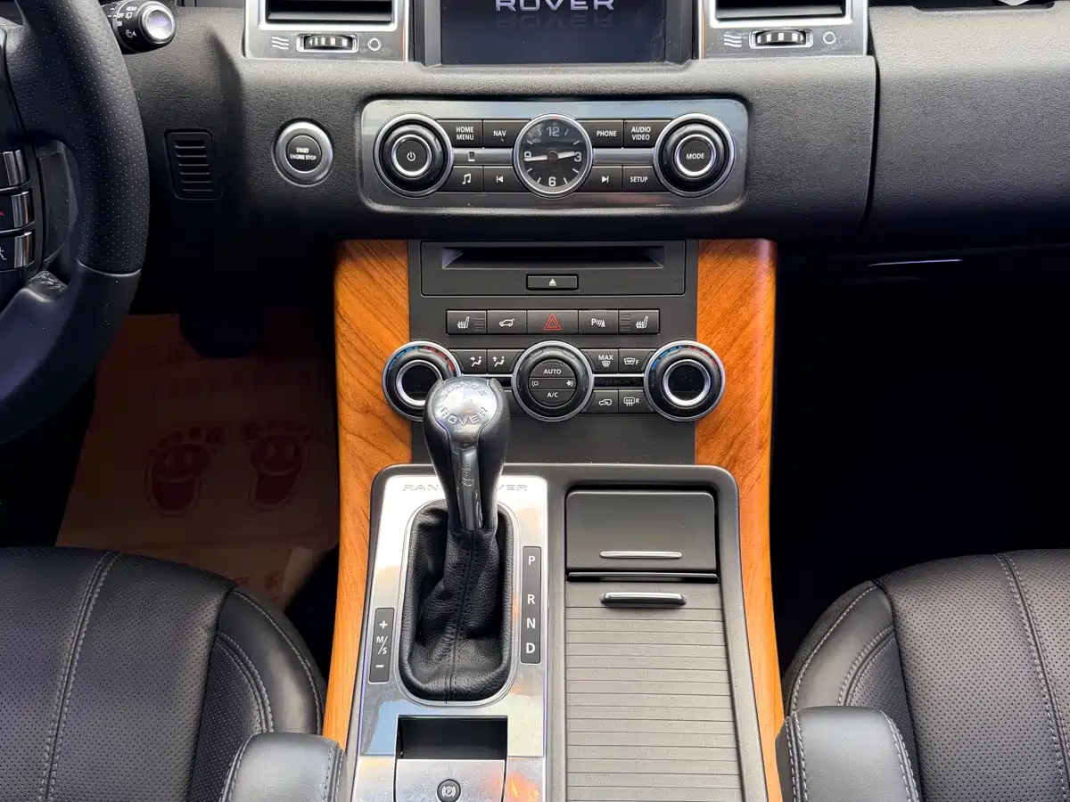 Land Rover Range Rover Sport 2013 3.0 TDV6 Diesel фото 16