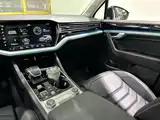 Фото 30 - Volkswagen Touareg