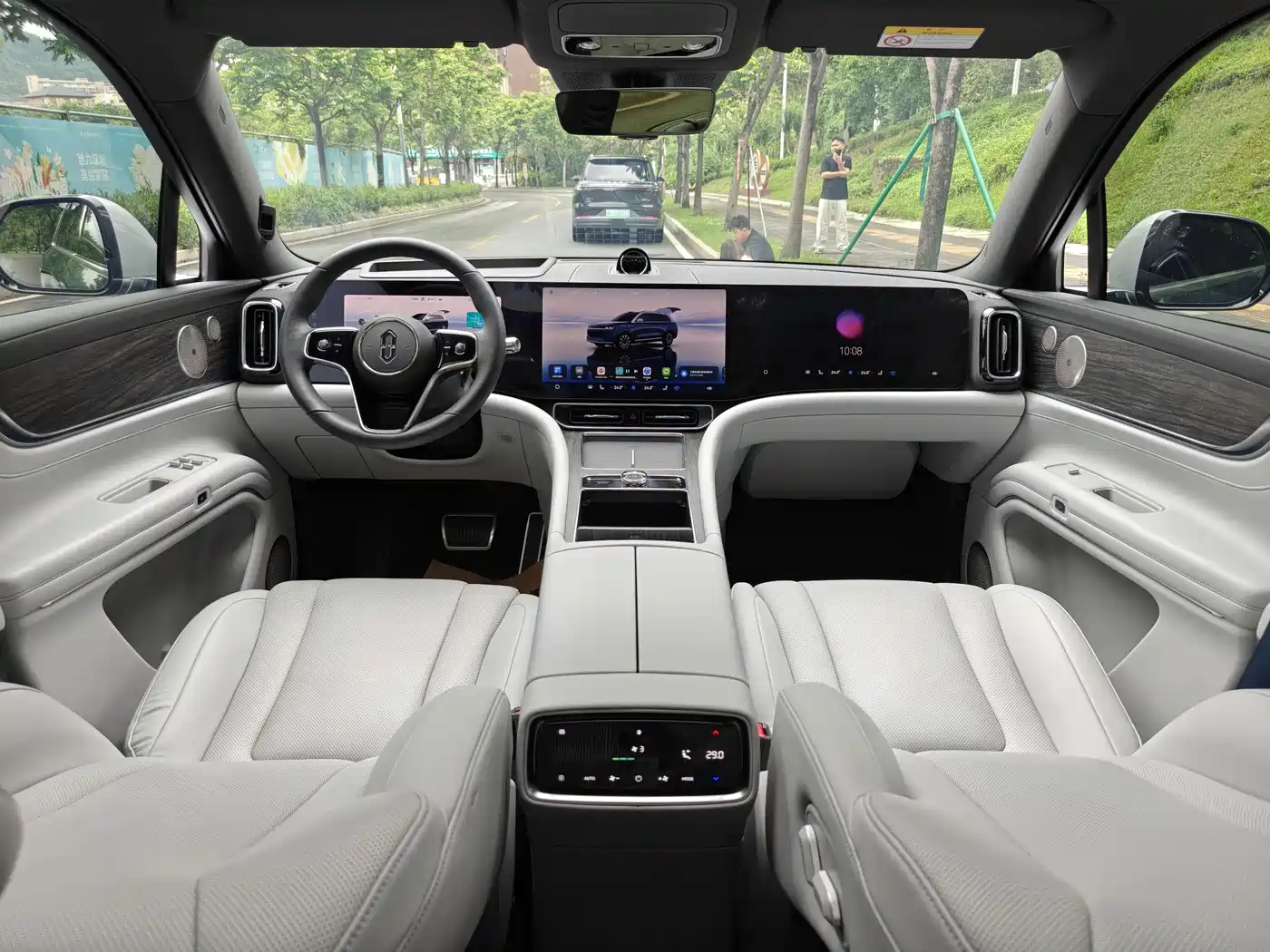 AITO Wenjie AITO M9 2024 Pure Electric Max Edition 100kWh 6-Seater фото 7