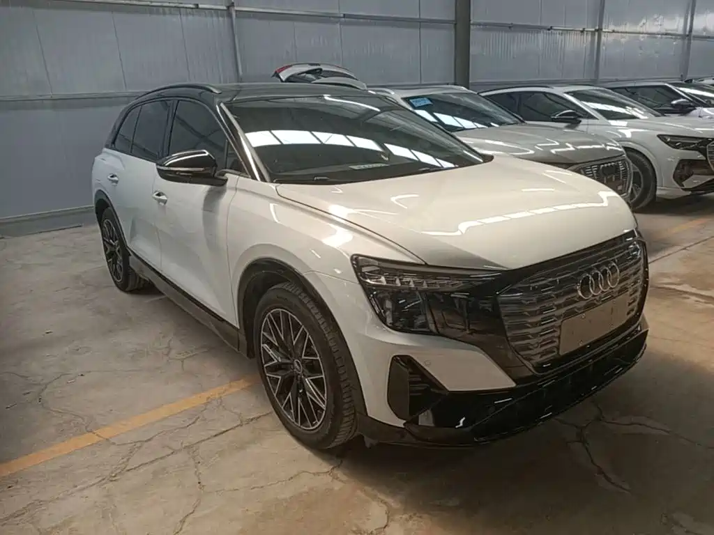 Фото 4 - Audi Q5 e-tron