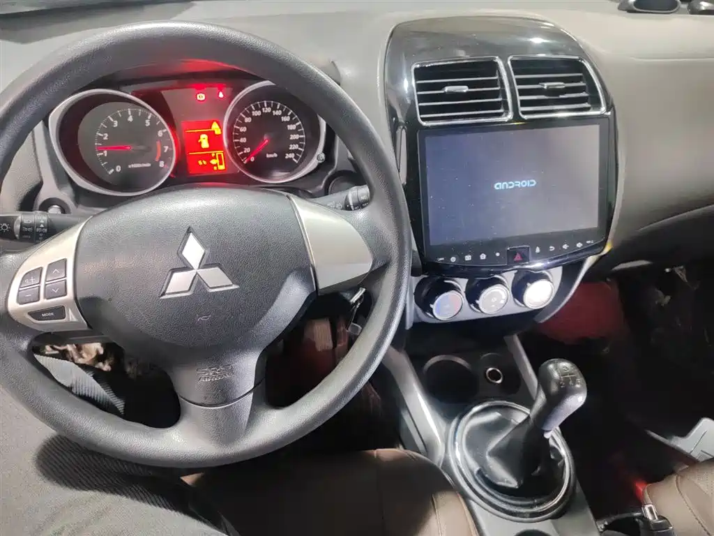 Mitsubishi ASX 2016 1.6L Manual 2WD Pioneer Edition фото 6