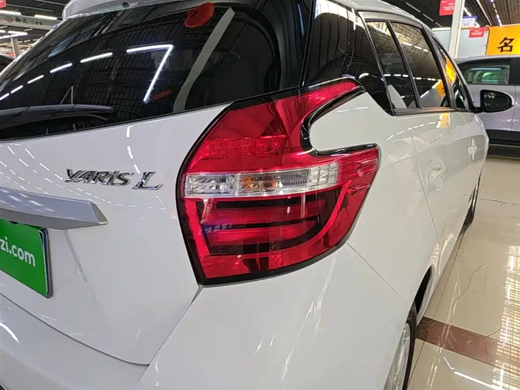Toyota YARiS L Zhi Xuan 2016 Facelift 1.5E CVT Charming Edition фото 8