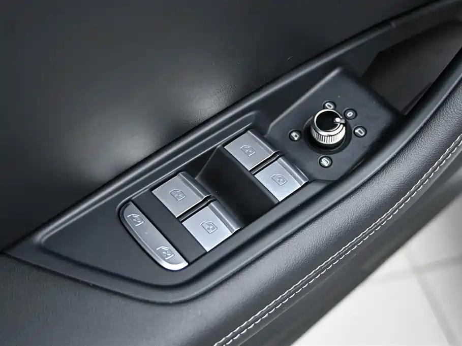 Audi A4L 2024 40 TFSI Luxury Dynamic фото 23