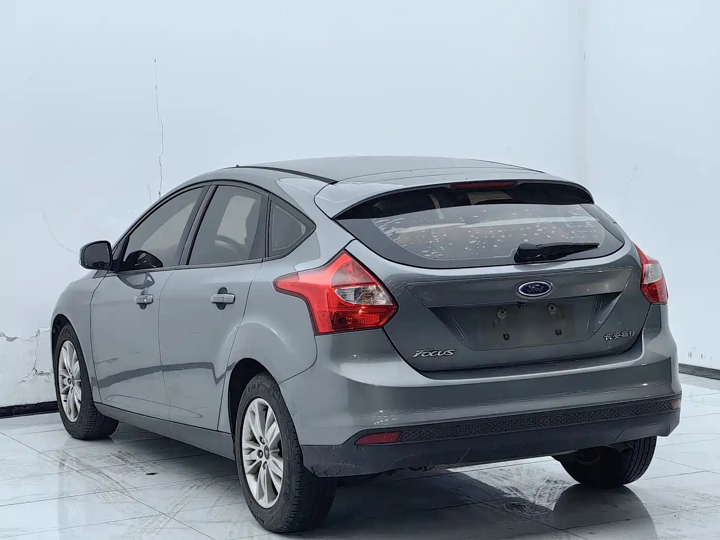 Ford Focus 2012 Hatchback 1.6L Automatic Comfort фото 14