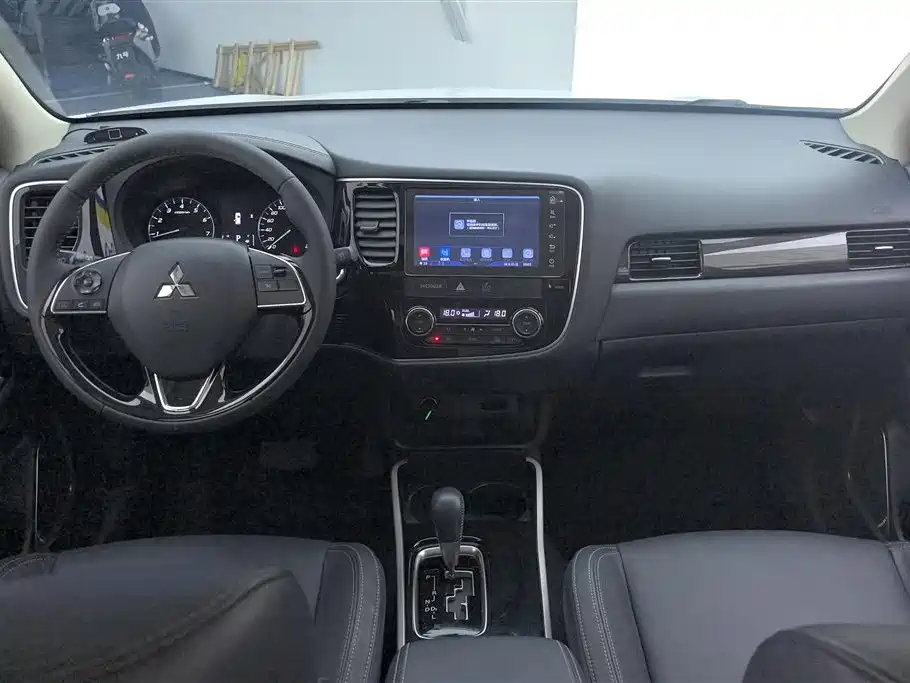Mitsubishi Outlander 2019 2.0L 2WD Enjoy Edition 5-seater China V фото 12