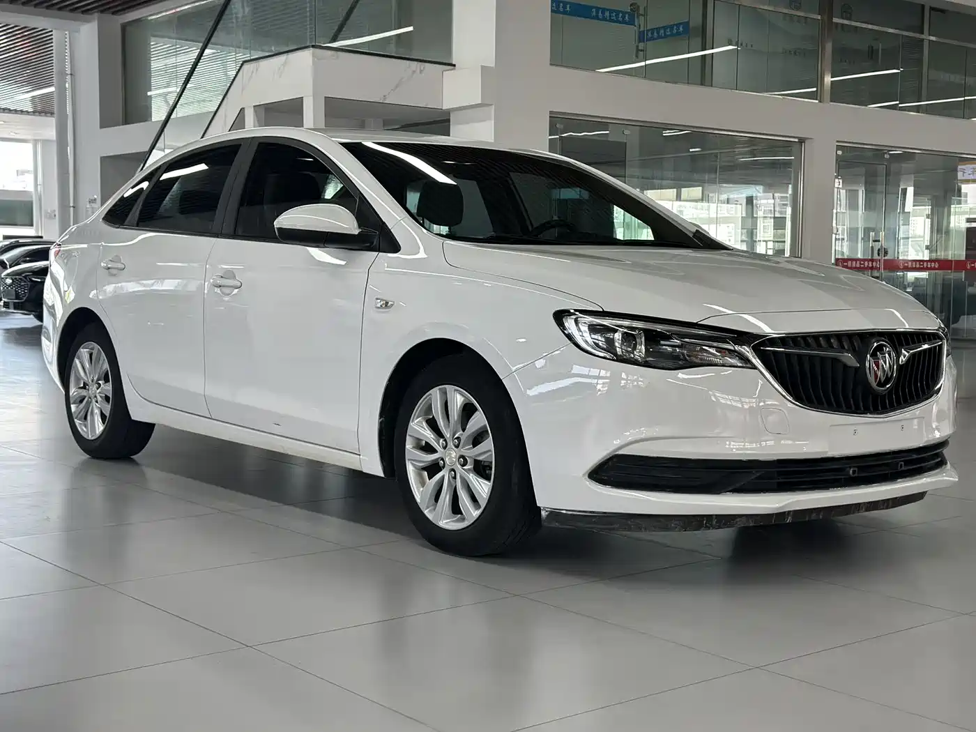 Buick Excelle 2018 15T Dual Clutch Elite (China V) фото 3