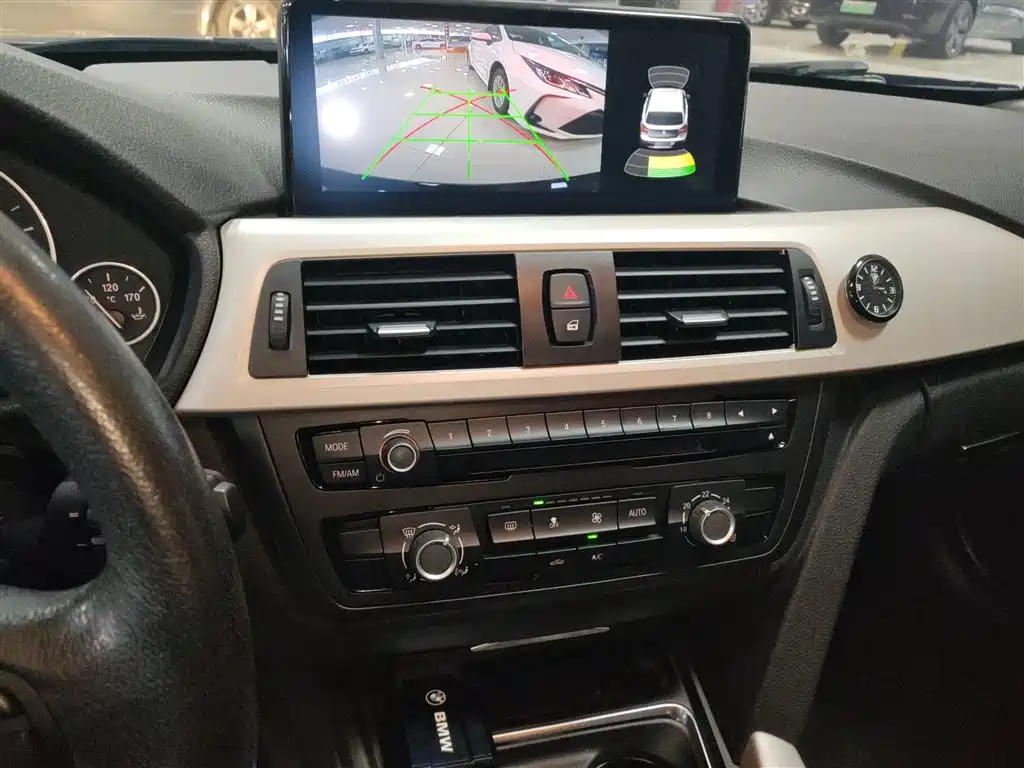 BMW 3 Series 2015 320i Progressive фото 9