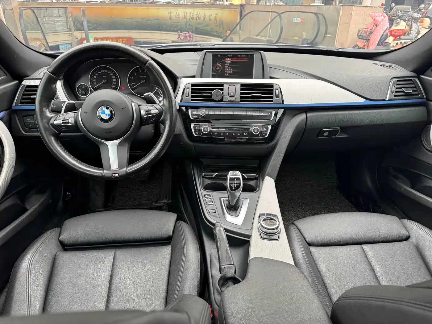 BMW 3 Series GT 2018 320i M Sport фото 10