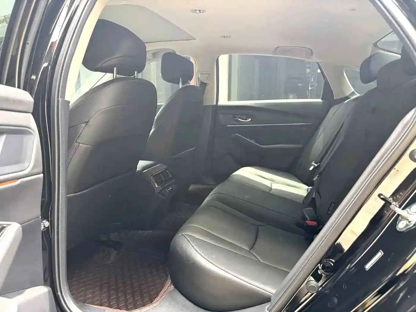 Honda Accord 2025 Sport Series 260TURBO Luxury Edition фото 9