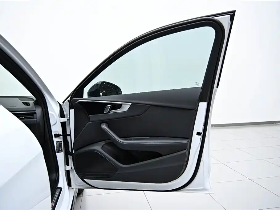 Audi A4L 2024 40 TFSI Luxury Dynamic фото 21