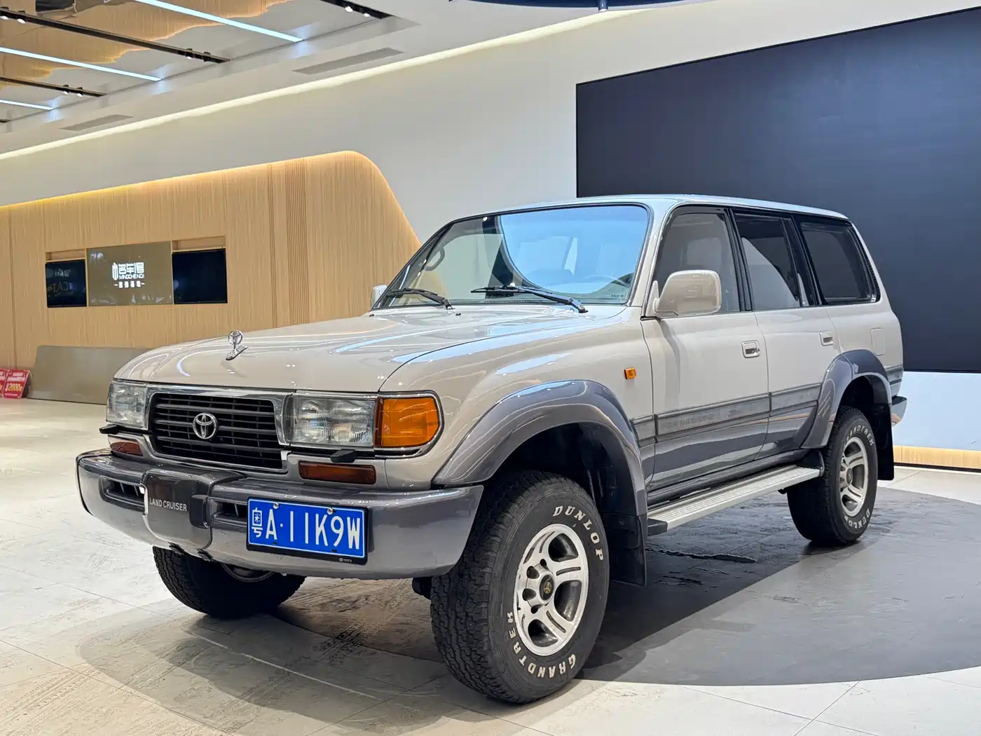 Toyota Land Cruiser (Import)