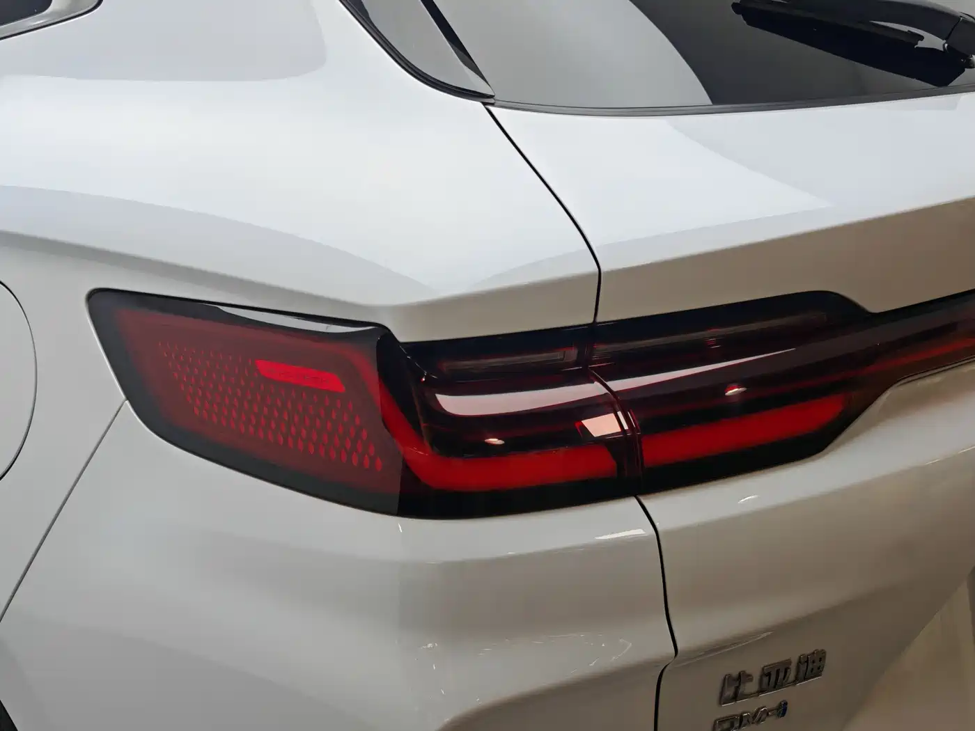BYD Song PLUS PHEV 2024 Glory Edition DM-i 110km Flagship PLUS фото 7