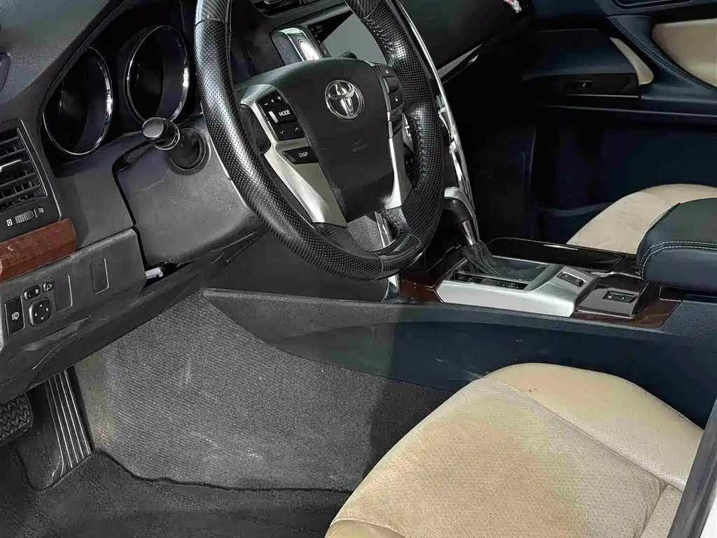 Toyota Reiz 2013 2.5V Premium Edition фото 4