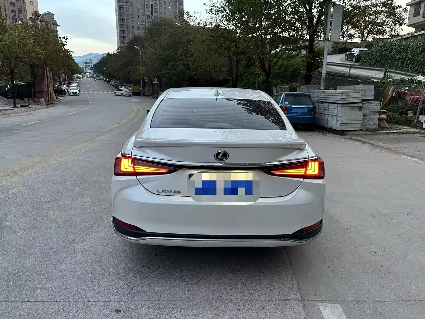 Lexus ES 2023 200 Excellence Edition фото 4