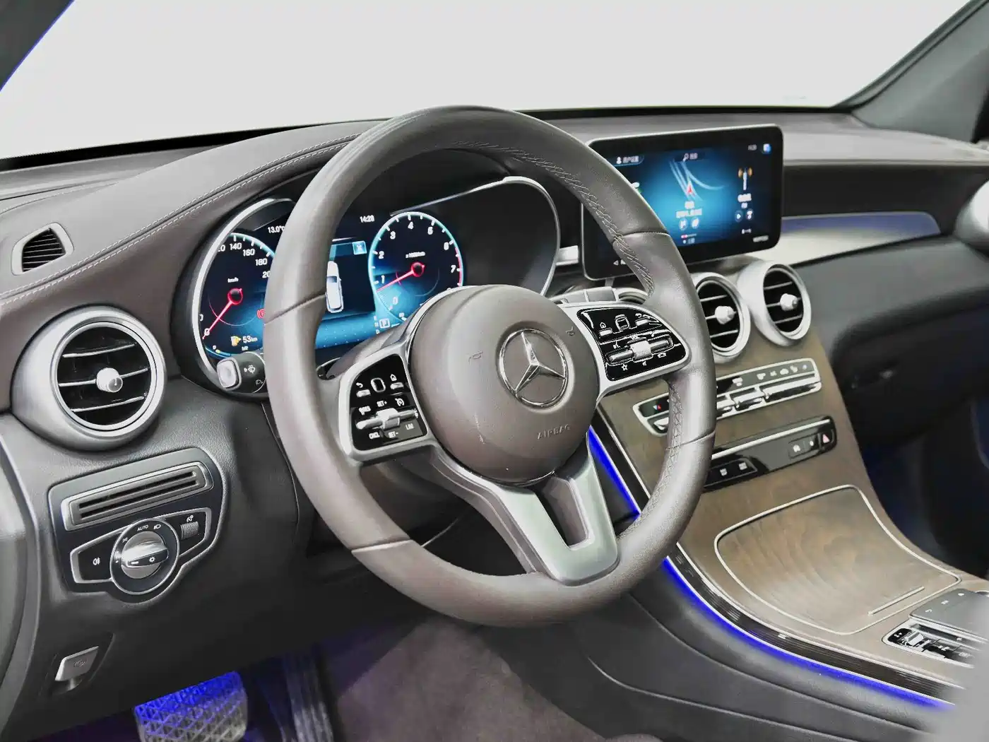 MERCEDES-BENZ GLC