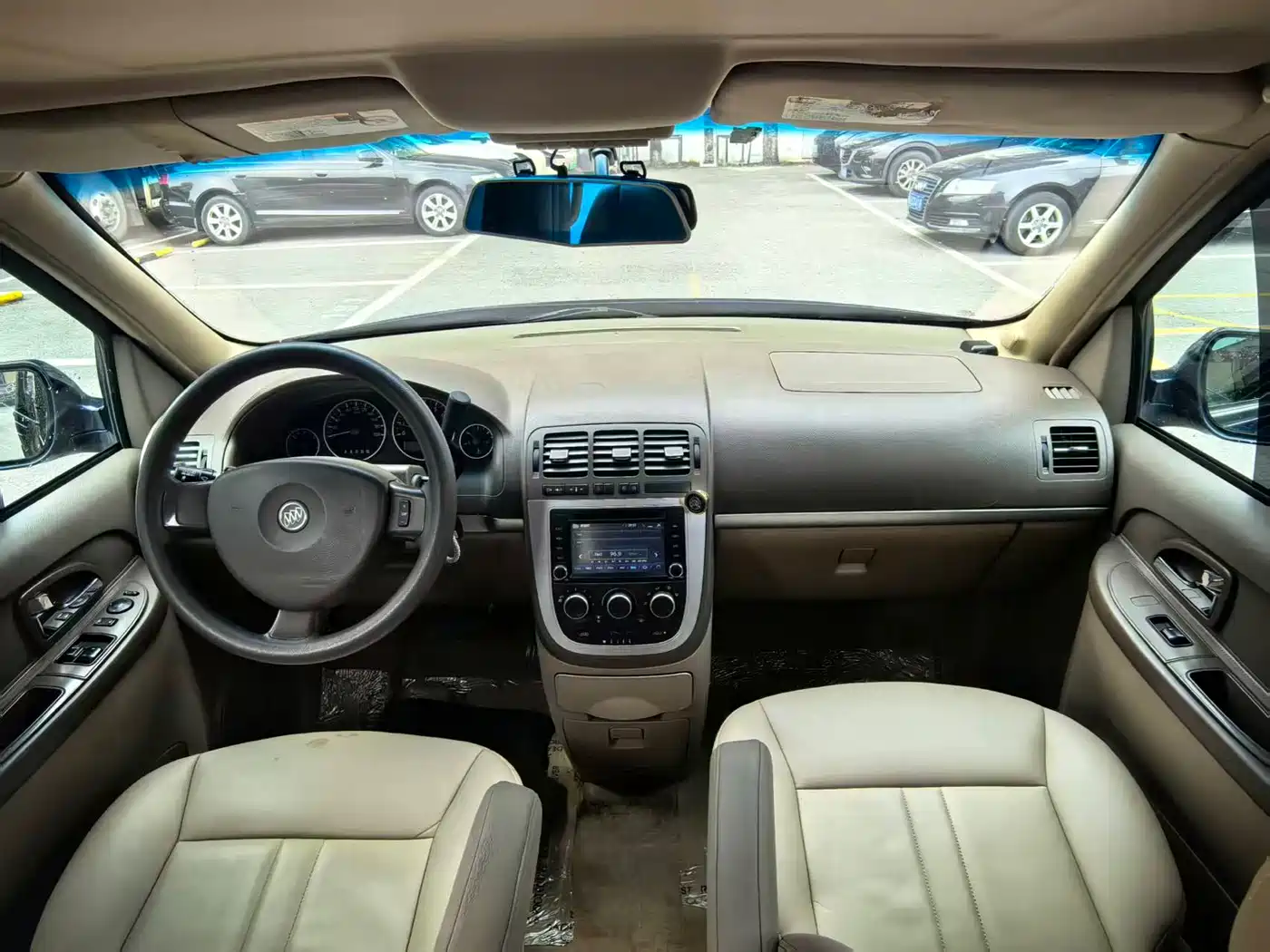 Buick GL8 2011 2.4L CT Comfort Edition фото 9