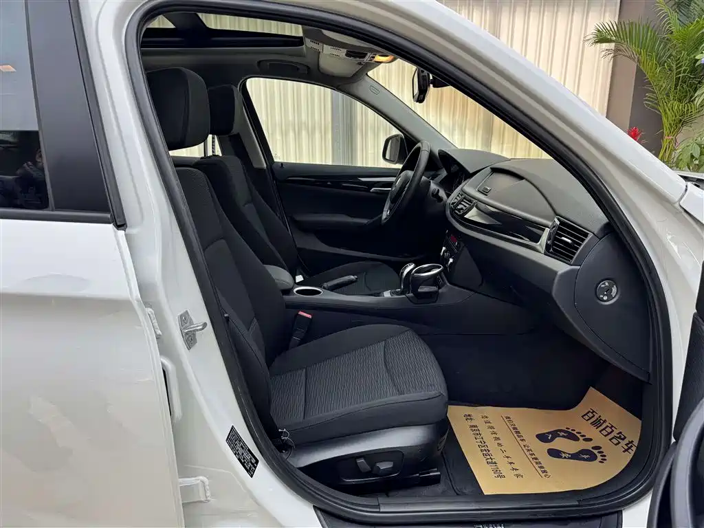BMW X1 2015 Model sDrive18i Fashion Advanced Edition фото 12