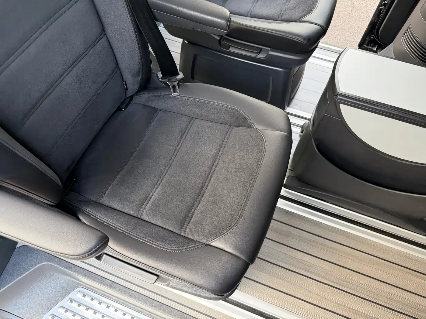 Volkswagen Multivan 2019 2019 2.0TSI 4WD Premium 7-seater