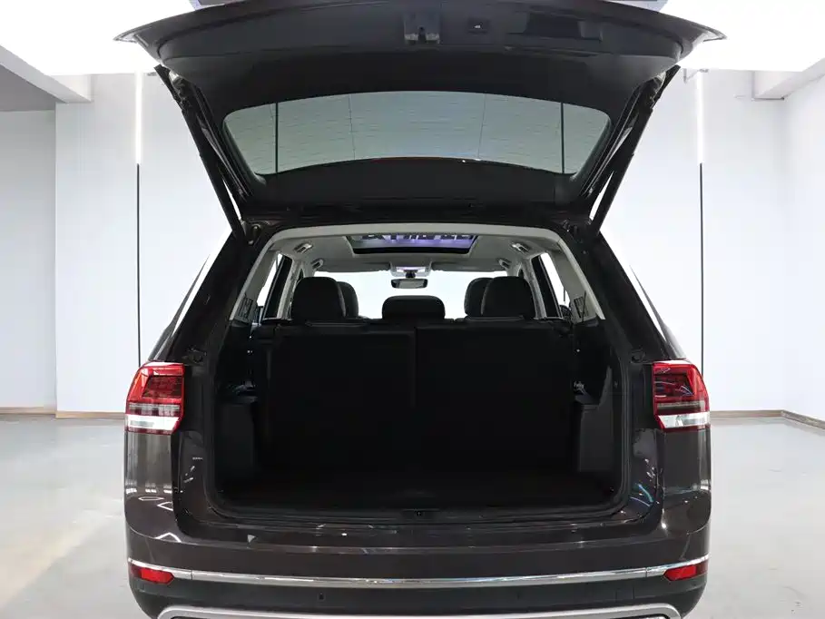 Фото 26 - Volkswagen Teramont