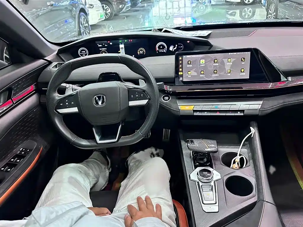 CHANGAN UNI-V