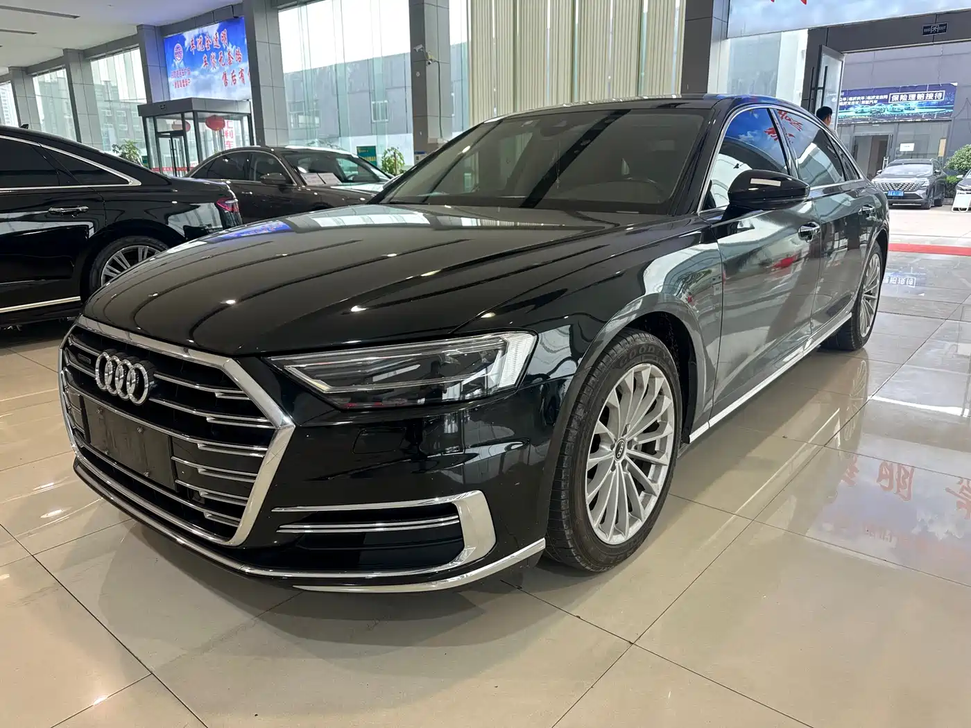 AUDI A8