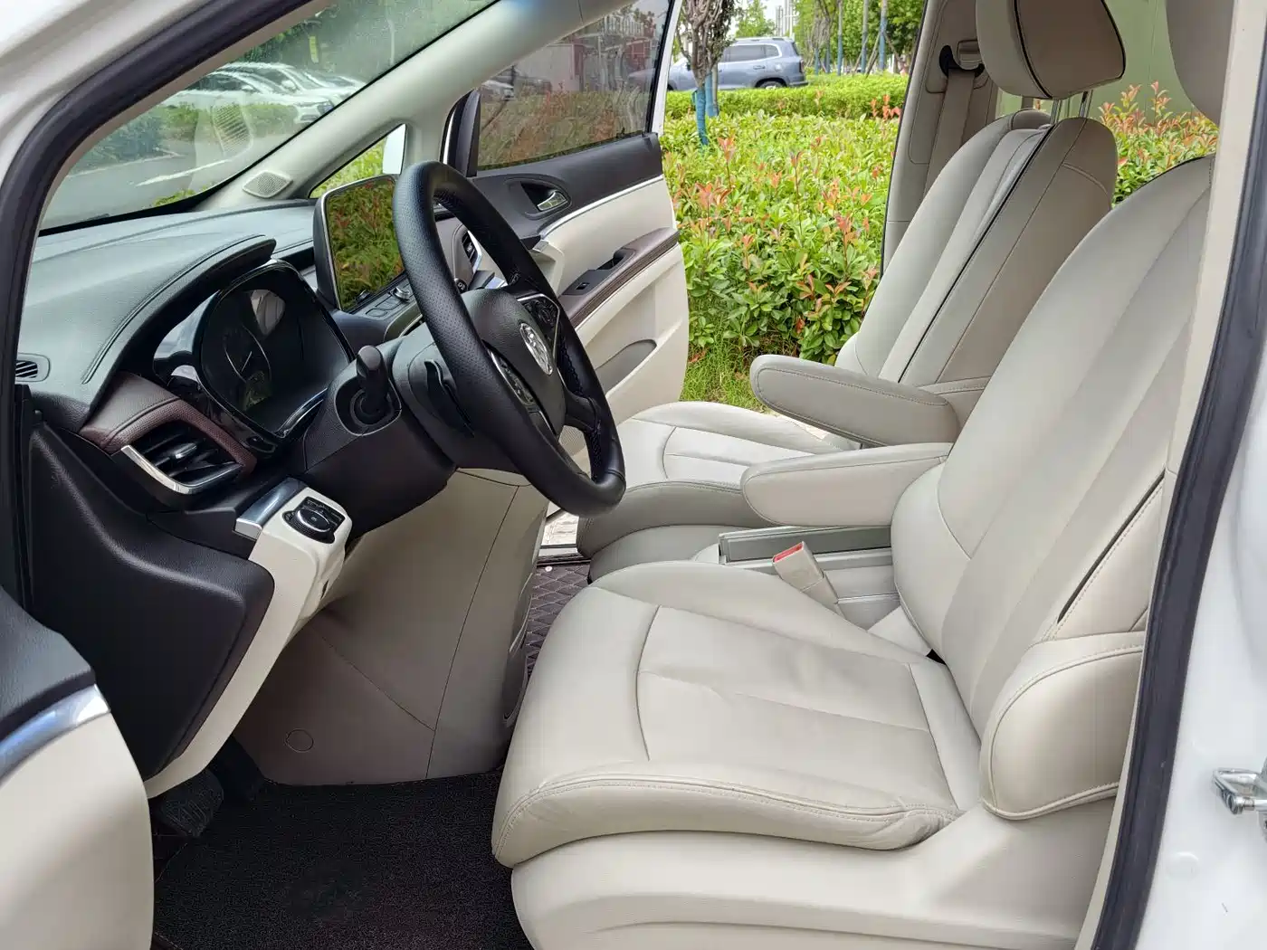 Buick GL8 2021 Land Business Class 652T Luxury фото 10