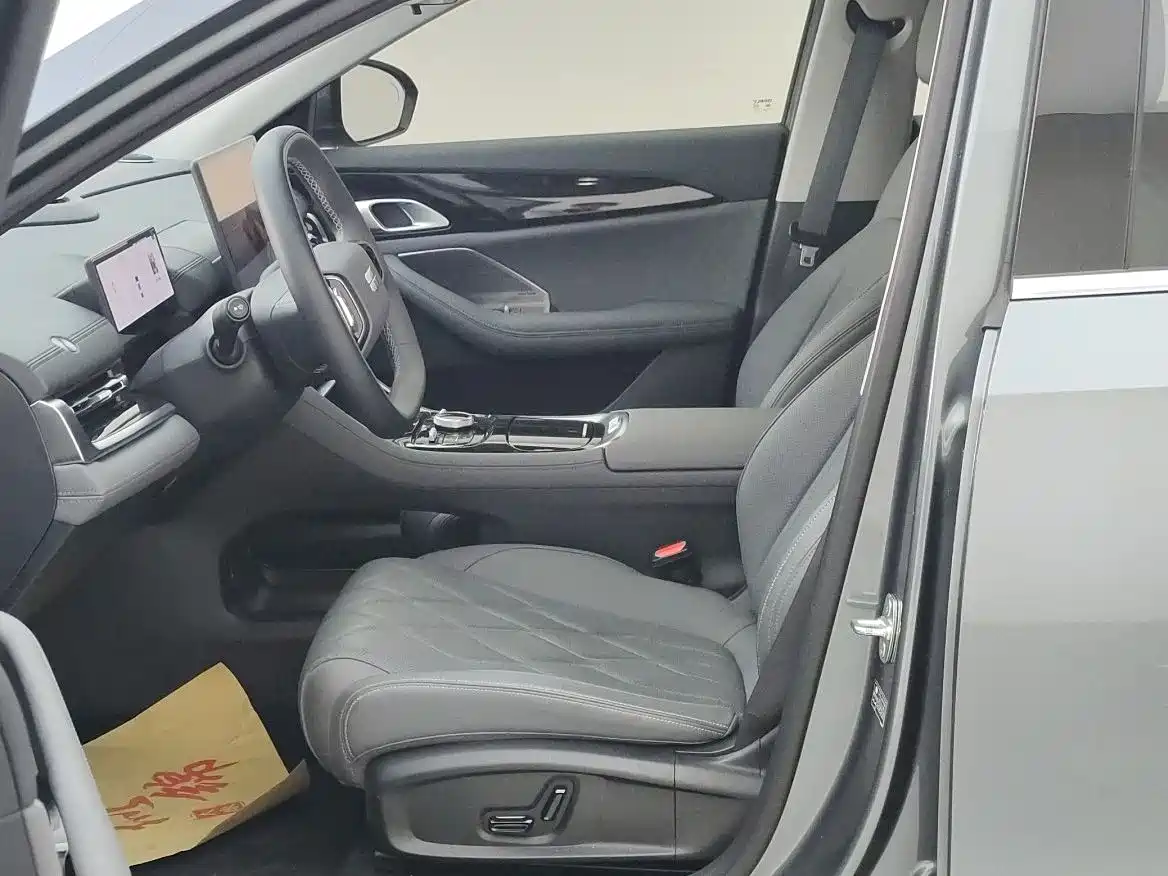 Geely Galaxy Galaxy A7 2025 EM-i 150km Explorer+ Edition фото 15