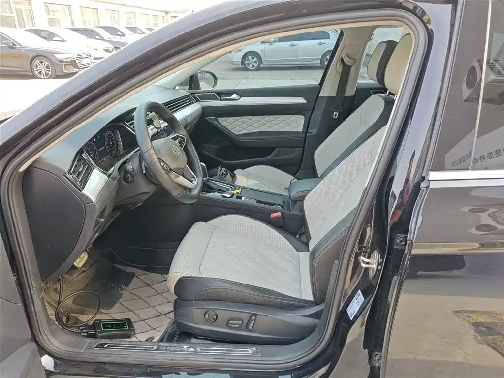 Volkswagen Magotan 2023 Model 2 Million Commemorative Edition 330TSI DSG Luxury фото 15