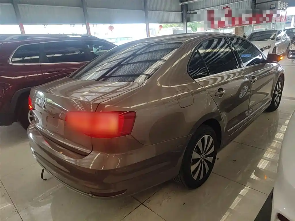 Volkswagen Sagitar 2017 230TSI Automatic Comfort фото 7