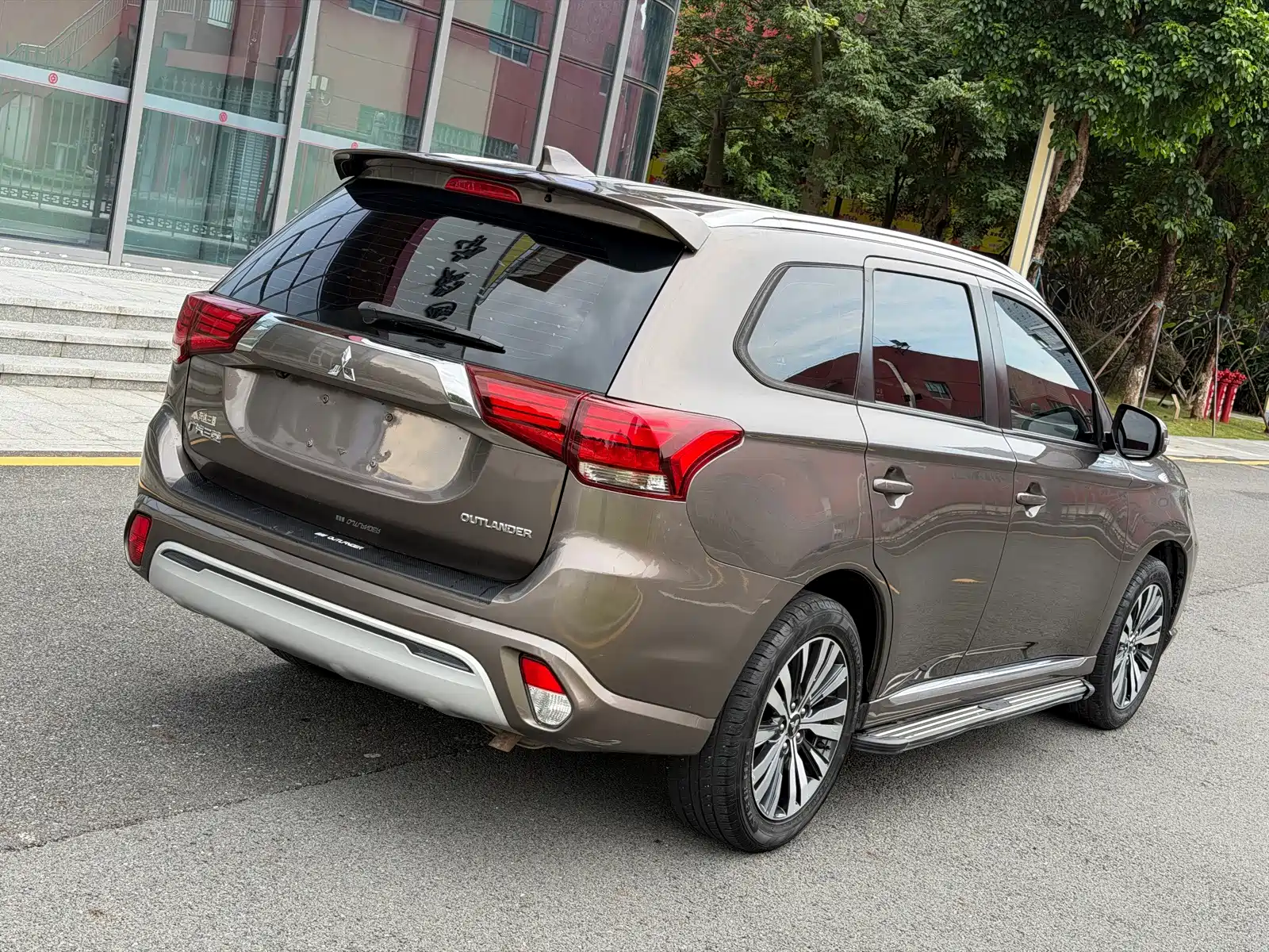 صورة 6 - Mitsubishi Outlander
