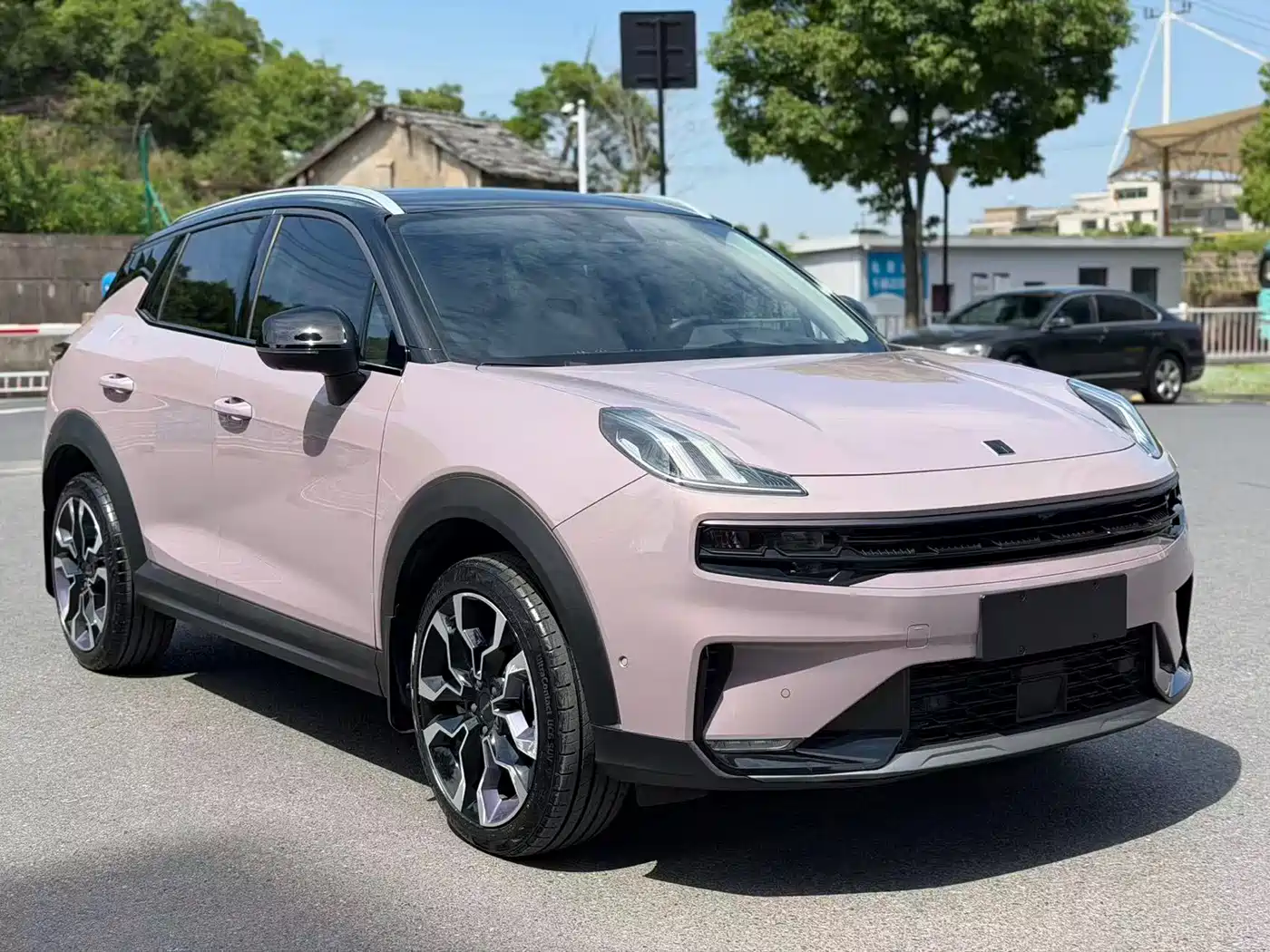 Lynk & Co 06 2021 1.5T Shero Pink Special Edition фото 3