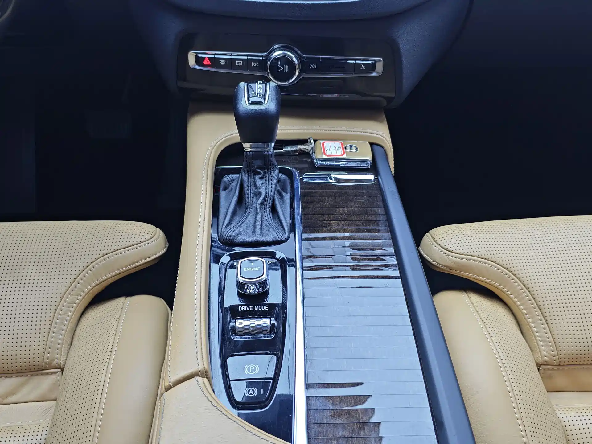 Photo 14 - Volvo XC90