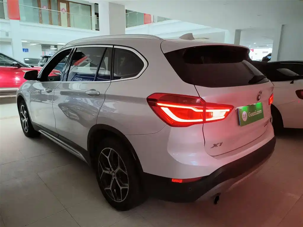 BMW X1 2019 sDrive18Li Premium Model фото 23