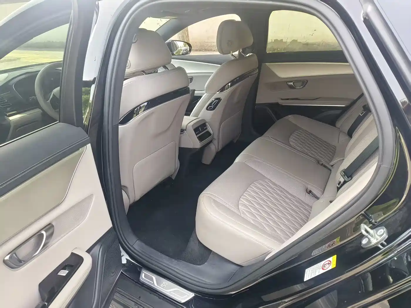 BYD Han 2025 DM-i 125KM Premium фото 9