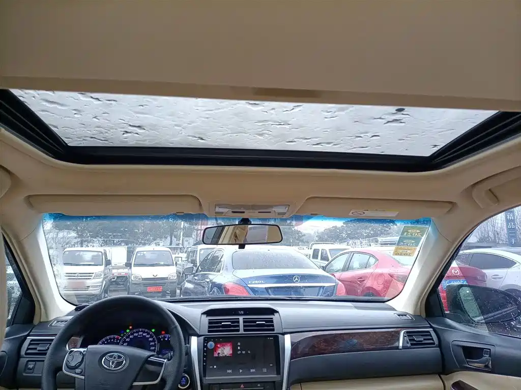 Toyota Camry 2015 2.0G Leading Edition фото 15
