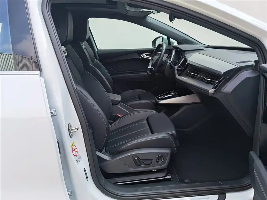Audi Q4 e-tron 2024 40 e-tron Pioneer Edition фото 21