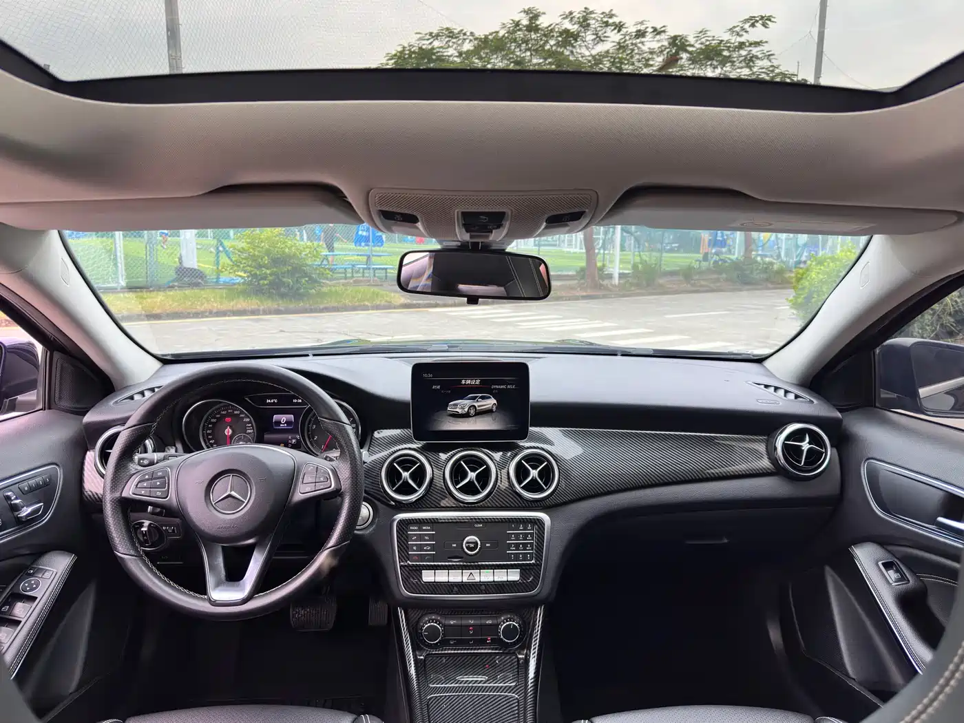 Mercedes-Benz GLA 2018 GLA 200 Dynamic фото 12