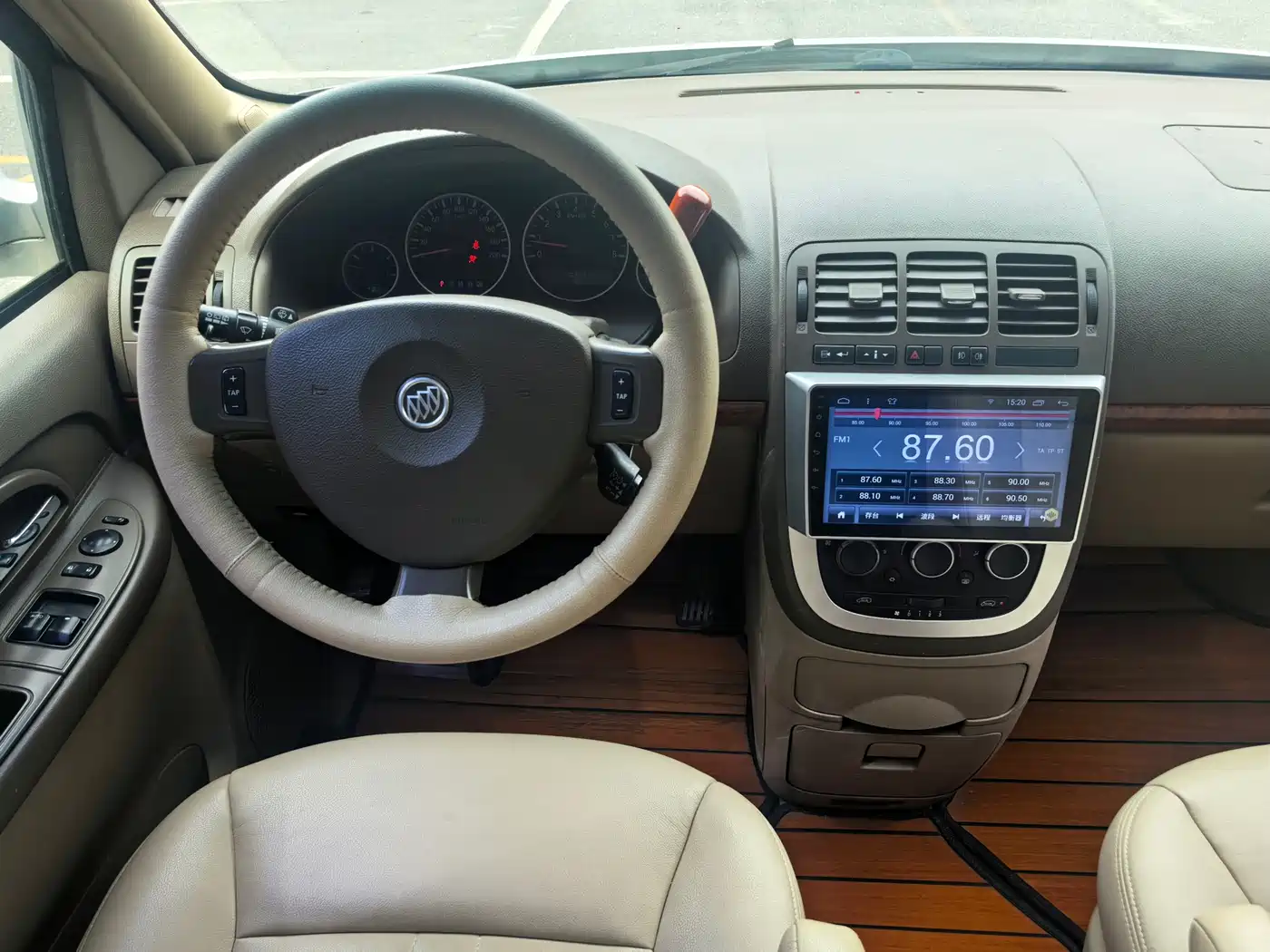 Buick GL8 2011 2.4L LT Executive Edition фото 18