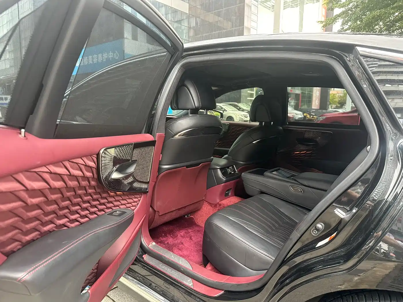 Lexus LS 2018 500h Executive Edition China V фото 5
