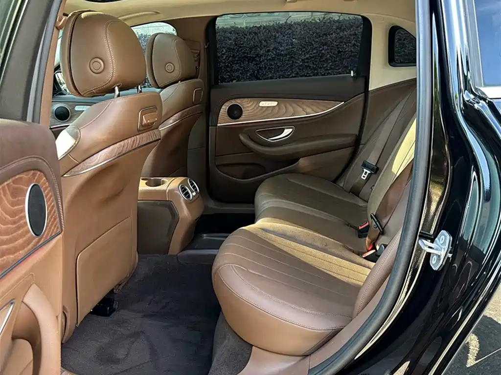 Mercedes-Benz E-Class 2020 E 300 L Fashion фото 5