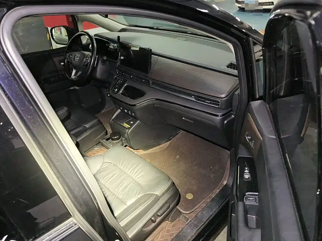 Фото 13 - Honda Odyssey