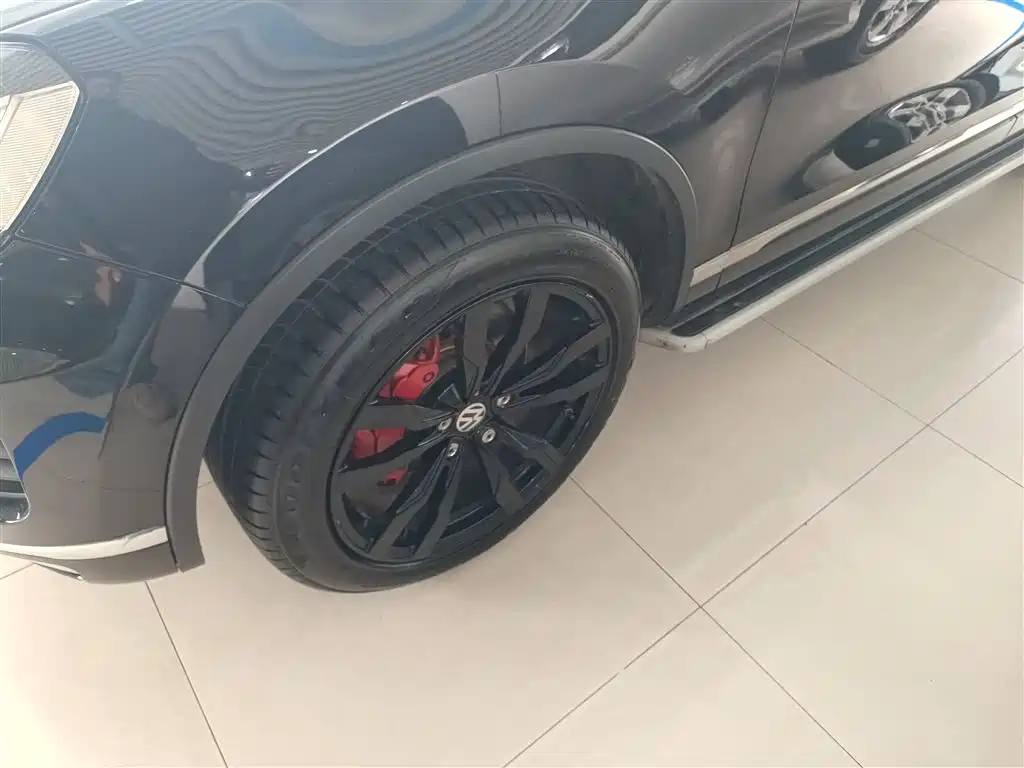 Volkswagen Touareg 2016 3.0TSI Glamour Edition фото 23