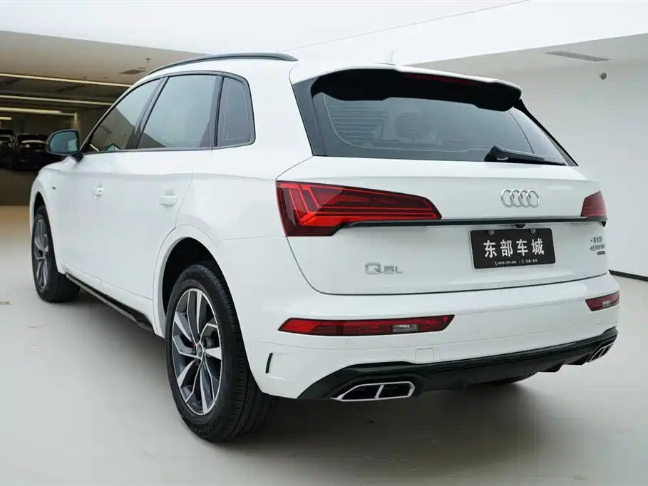 Audi Q5L 2024 Model 40 TFSI Luxury Dynamic фото 4