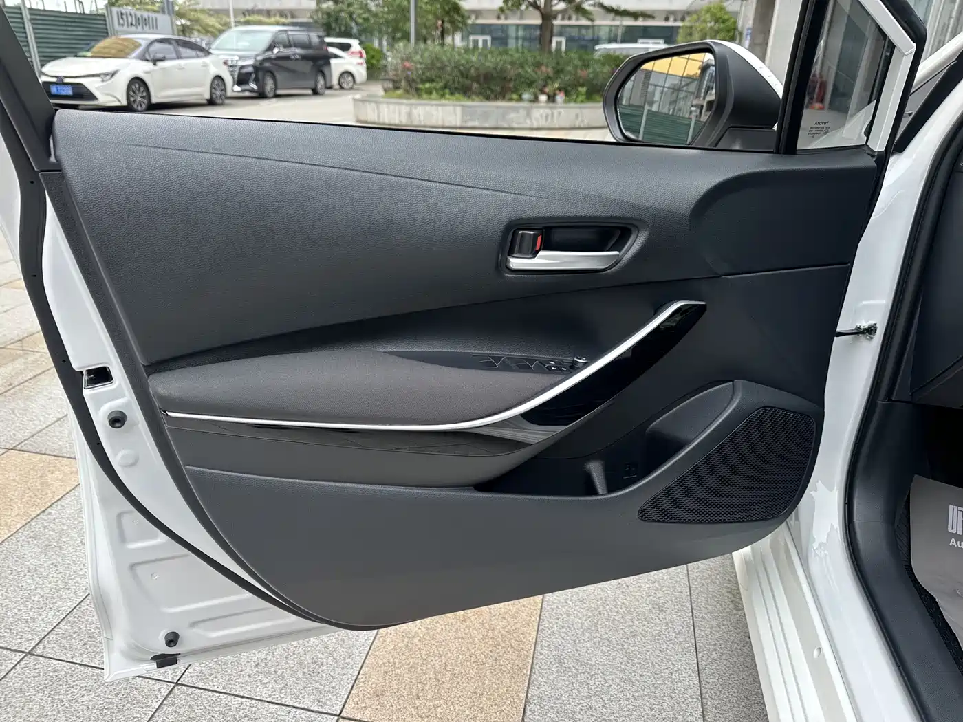 Toyota Corolla 2023 1.8L Smart Hybrid Dual Engine Elite Edition фото 19