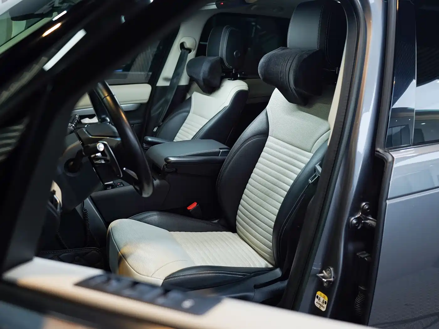 Land Rover Discovery 2023 360PS R-Dynamic S фото 6