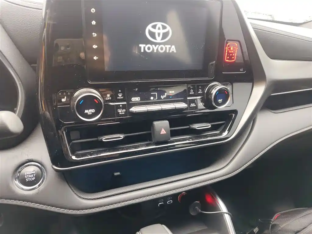 TOYOTA CROWN LUFANG