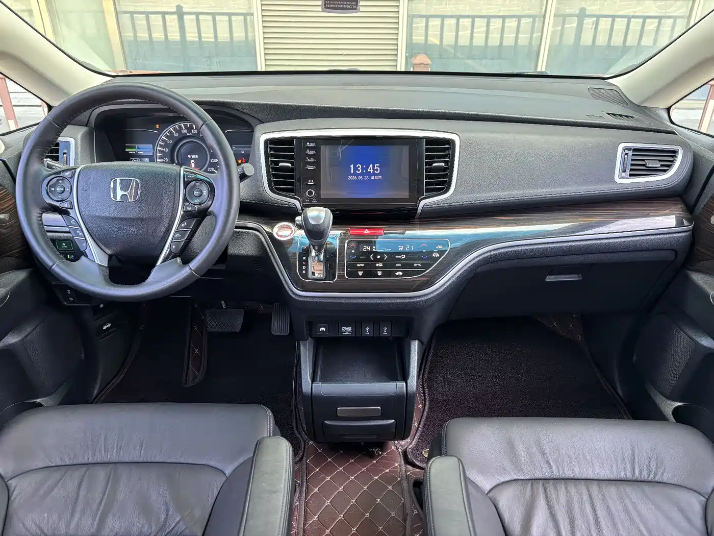 Honda Odyssey 2019 2.0L Sharp·Prestige Edition фото 9